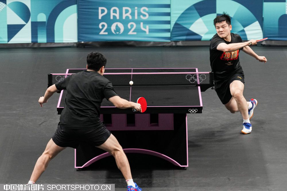 广东男篮14分大胜，奎因29+6+7+5萨姆纳首秀15分，徐昕14+7！